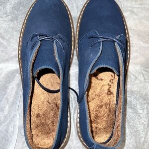 Stylish Blue Suede Shoes Size 9 Women’s NWOT